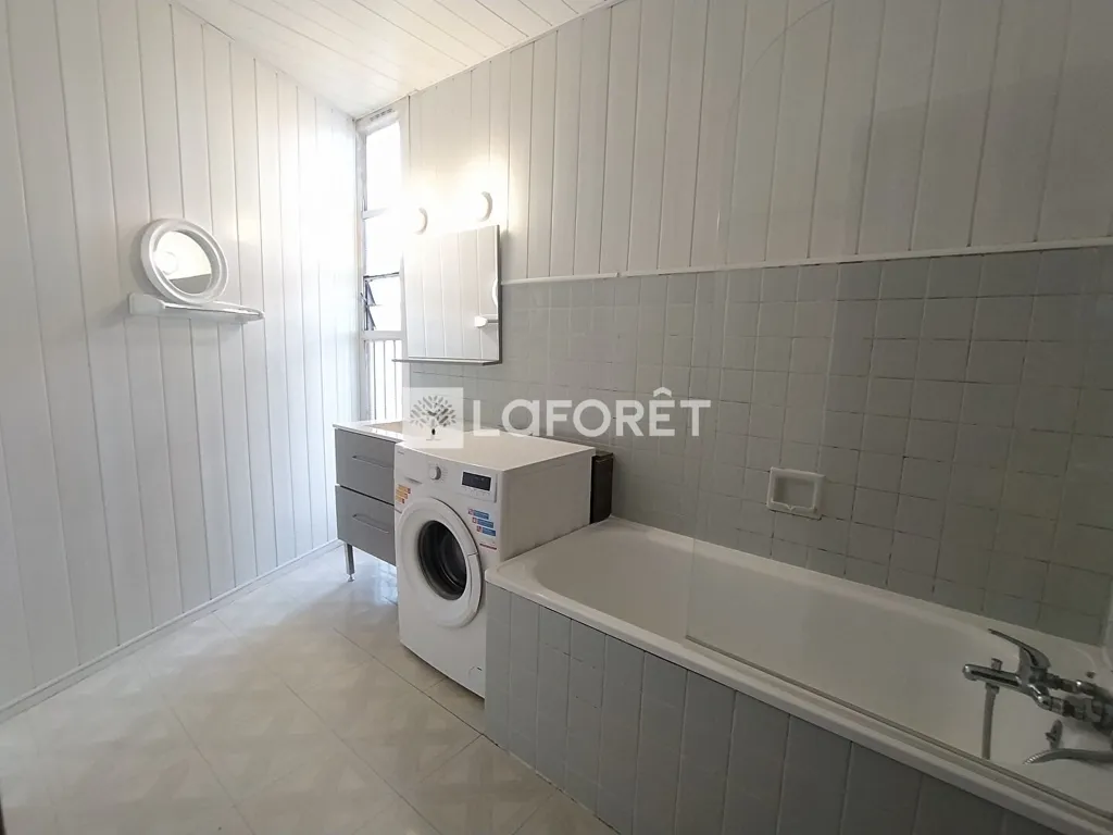 Salles de bain - Appartement Meublé avec Balcon à Pessac