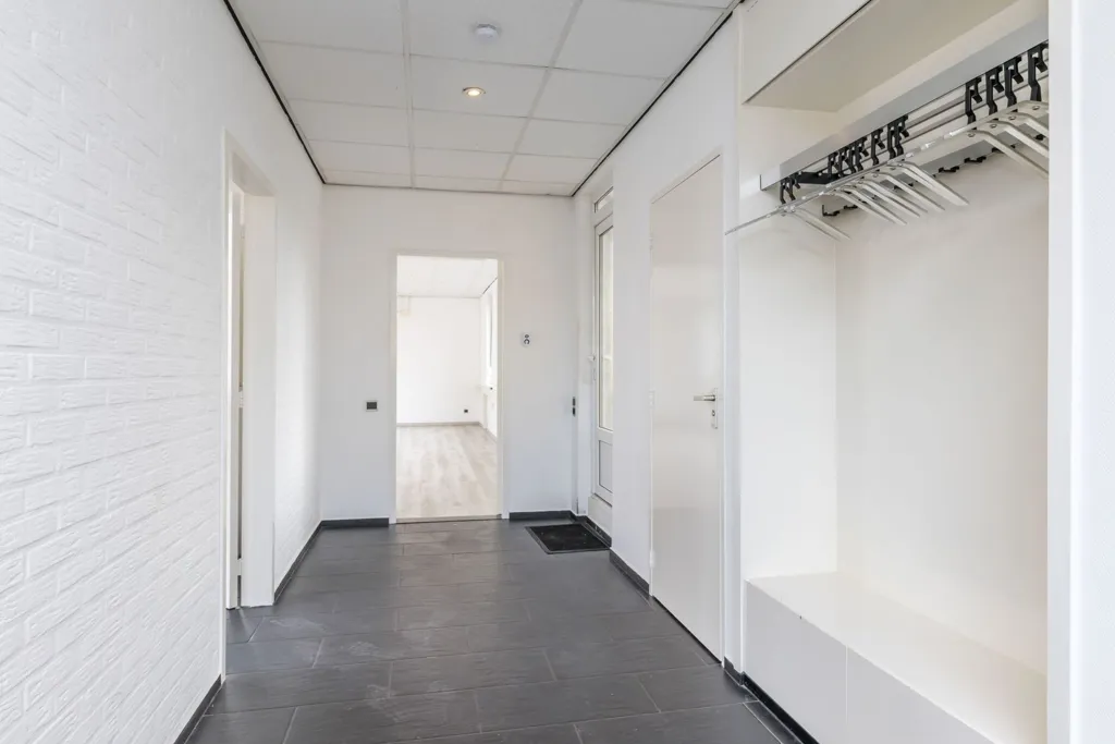 hallway_entrance