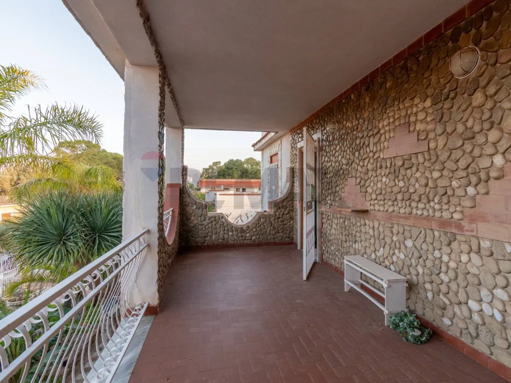 Balcon - Villa with Garden and Terrace in Carini