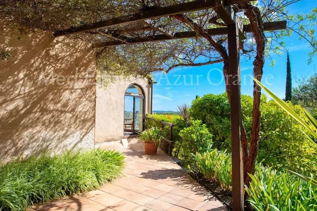 Terrasse - Villa Luxueuse avec Vue Mer à Grimaud