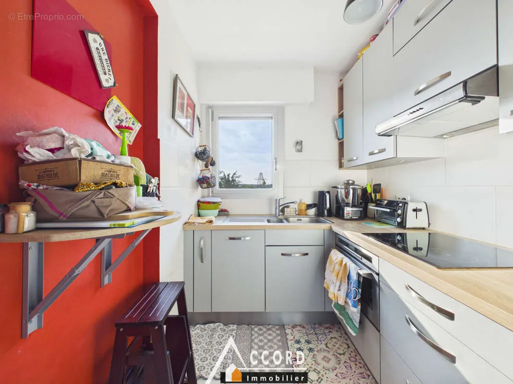 Cucina - Duplex Apartment with Balcony in Sartroville