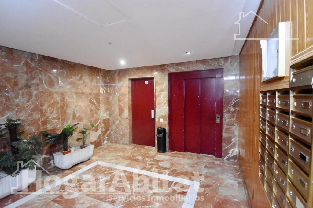 Entrée - Spacious Corner Flat with Garden View in Castellón