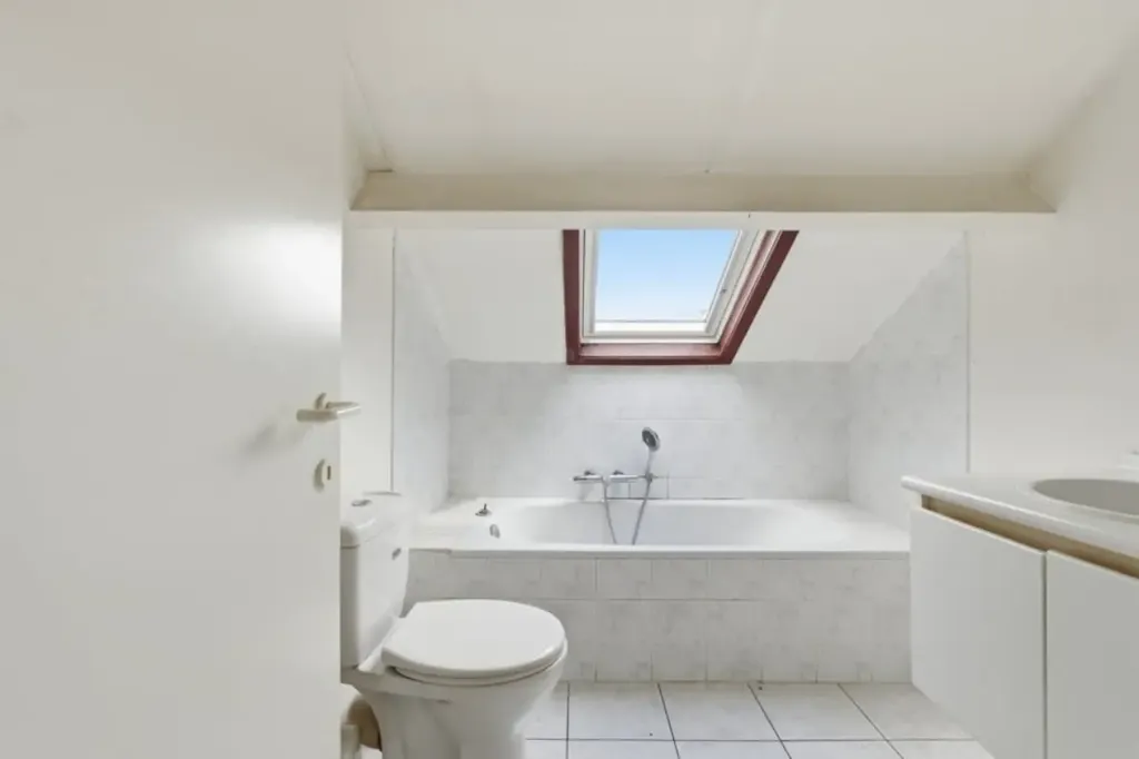 Salles de bain - Maison avec Terrasse et Jardin à Riemst