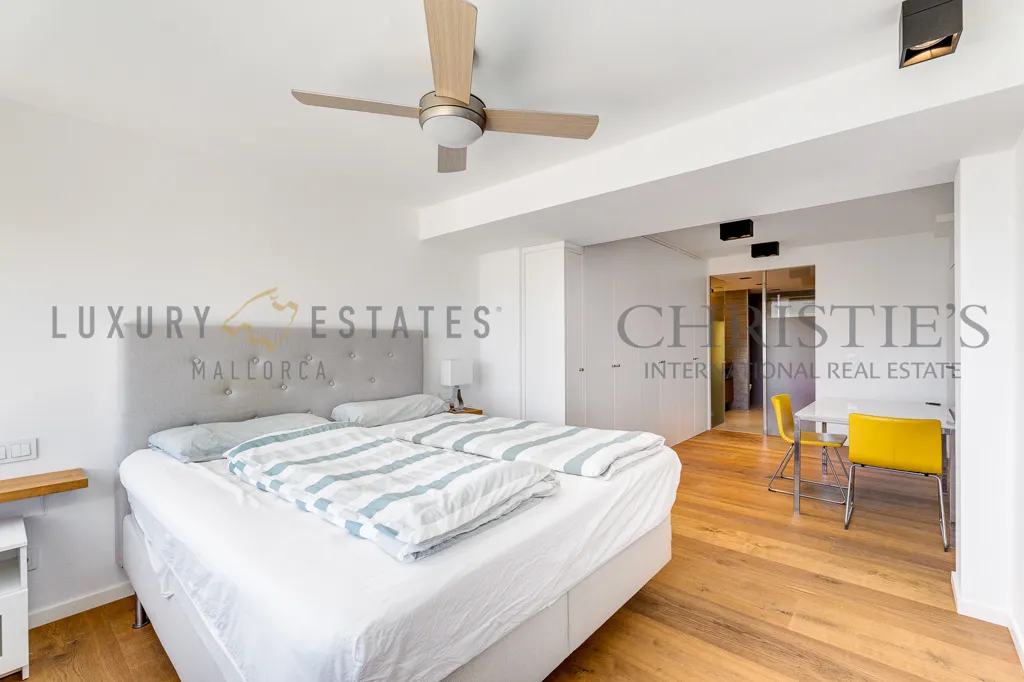 Chambres - Apartment with Sea View in Cas Català