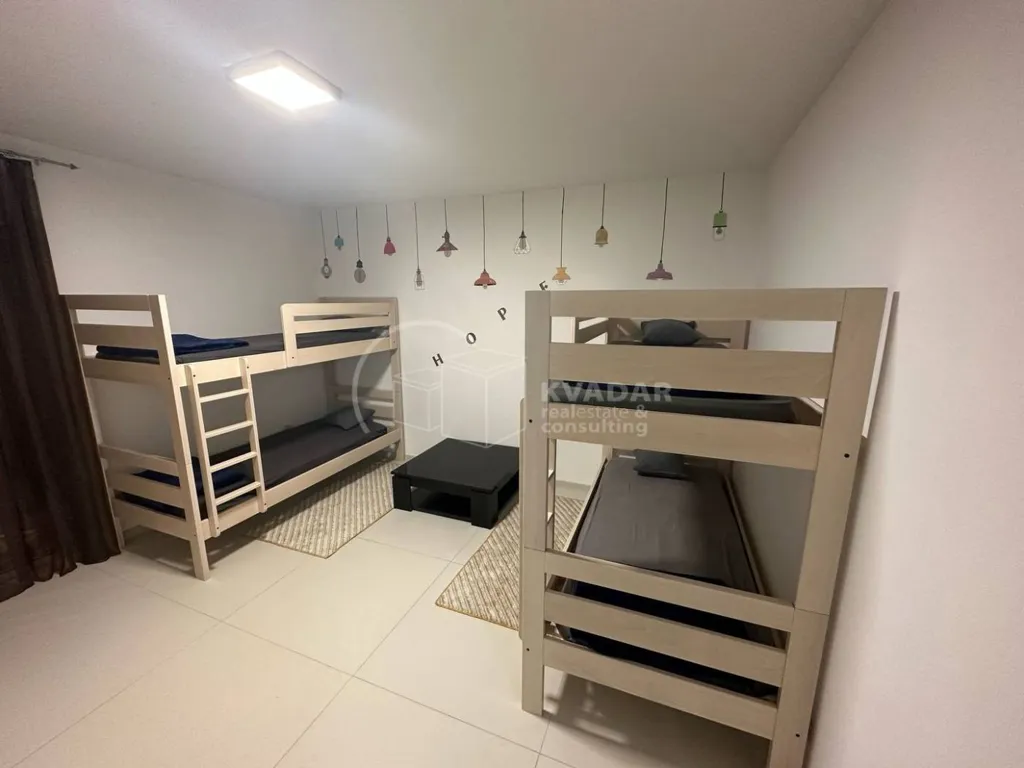 Magamistoad - 3-Bedroom Apartment with Solar Panels in Dubrava