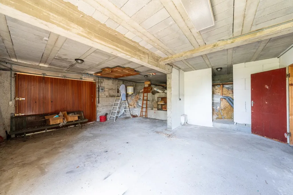 Garage - Maison sur Trois Niveaux au Calme à Carros