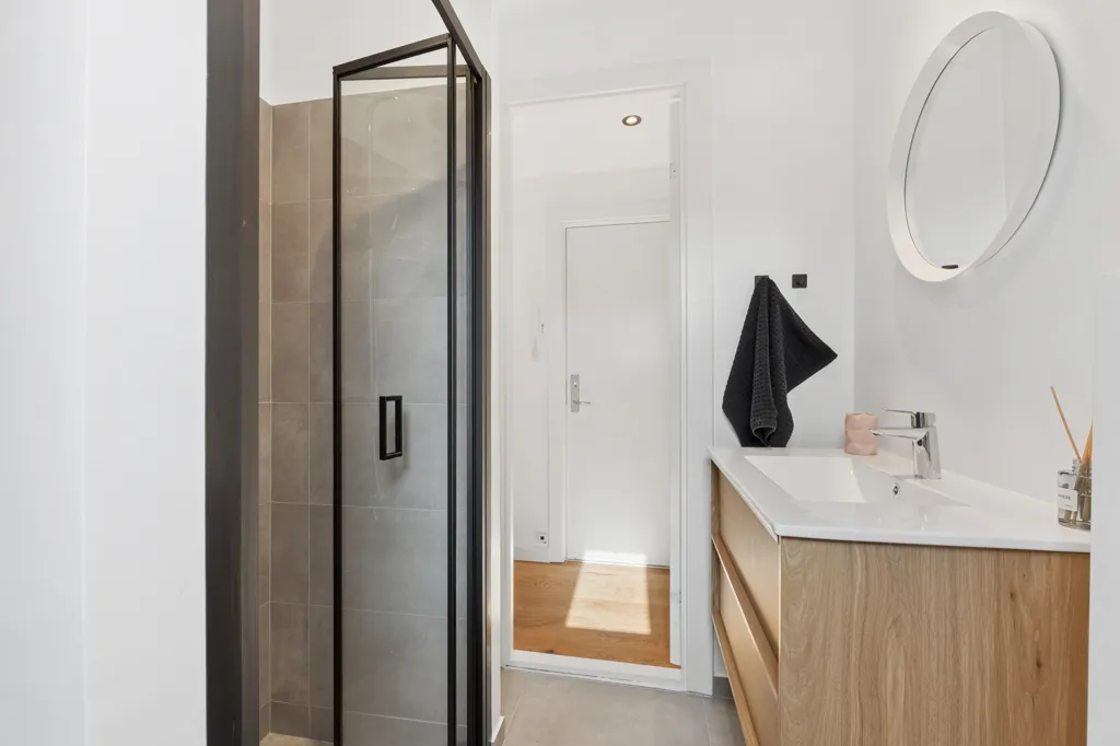Salles de bain - Renovated Apartment with Metro Access in Frederiksberg