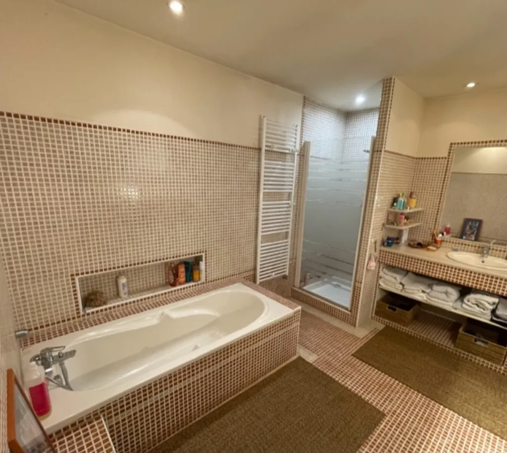 Bathrooms - Architectural House with Pool in Bruz