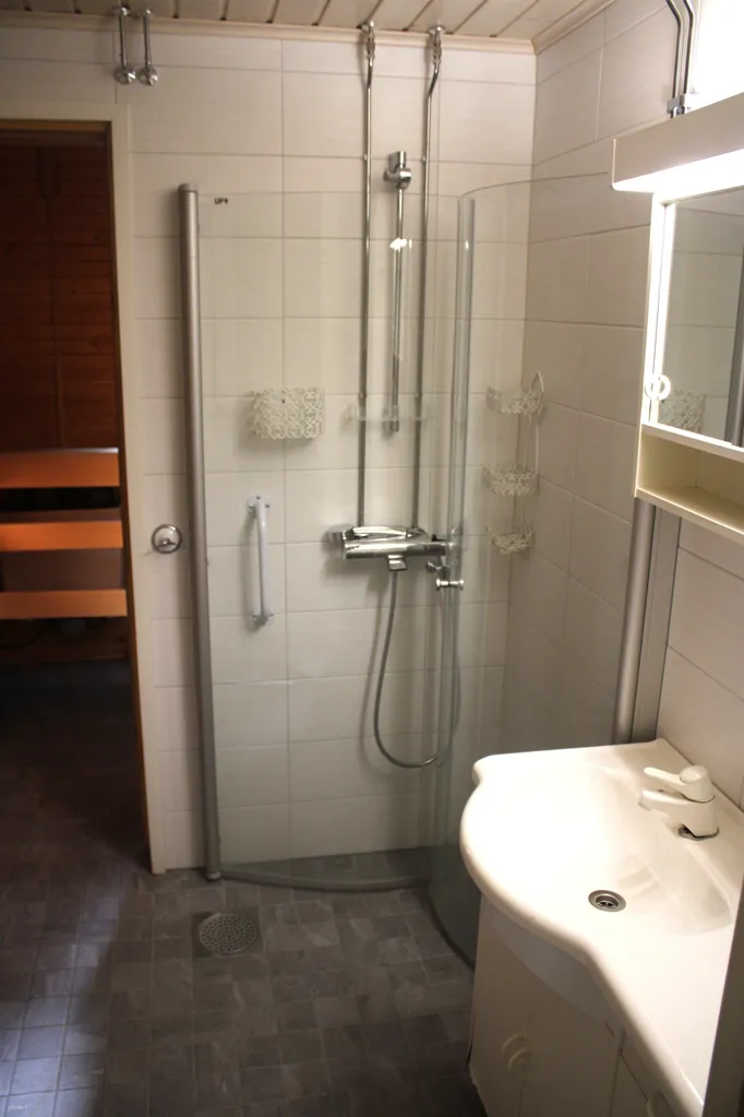 Salles de bain - Apartment with Garden in Joensuu Centre