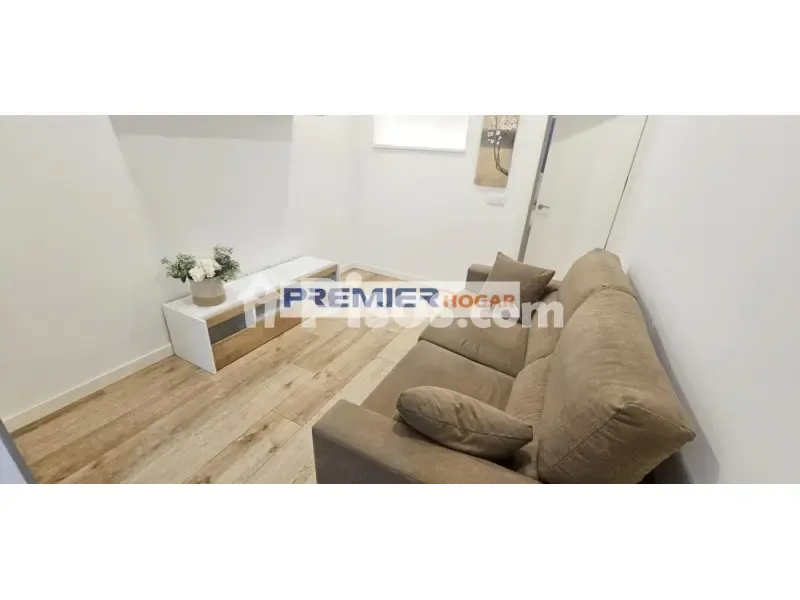 Soggiorno - Reformed 1-Bed Flat with Terrace in Salamanca