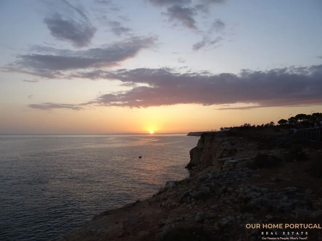 Luxury Flat with Private Pool in Praia do Carvoeiro