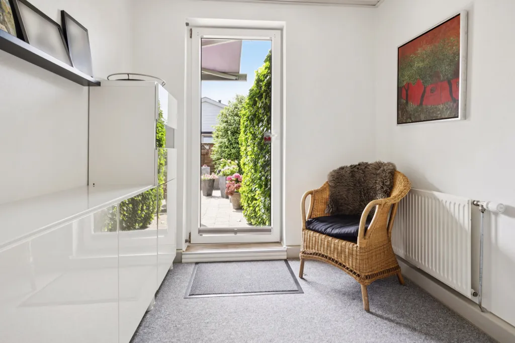 Hallway - Functional Villa with South-West Terrace in Åbyen