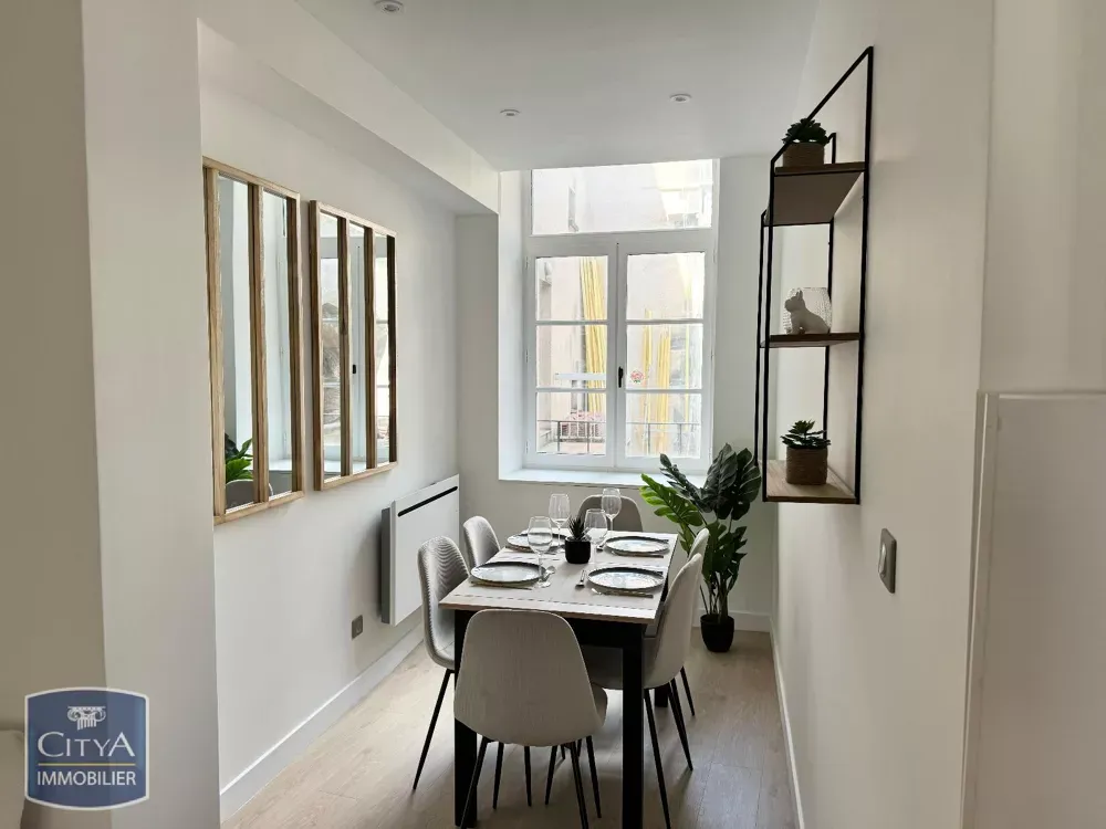 Salle à manger - Appartement Rénové et Meublé à Riom