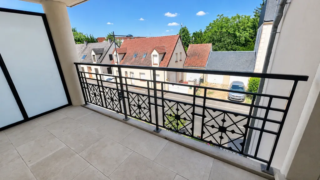 Balcone - Bright 2-Bedroom Apartment with Balcony in Chartres
