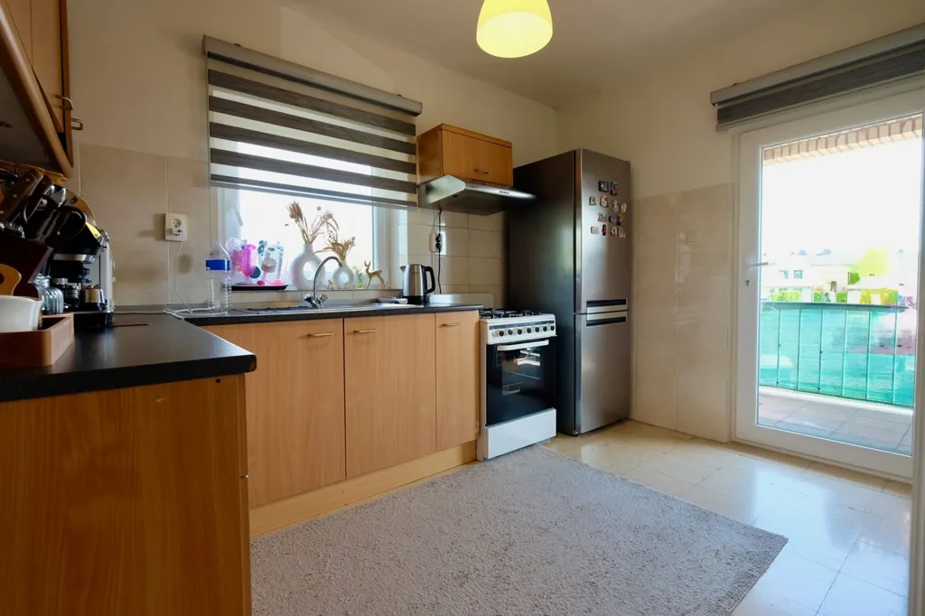 Köök - Two-Bedroom Flat with Cellar in Central Location