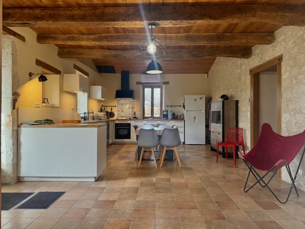 Cuisine - Domaine Éco-Responsable avec Activité Locative à Bourg-de-Visa