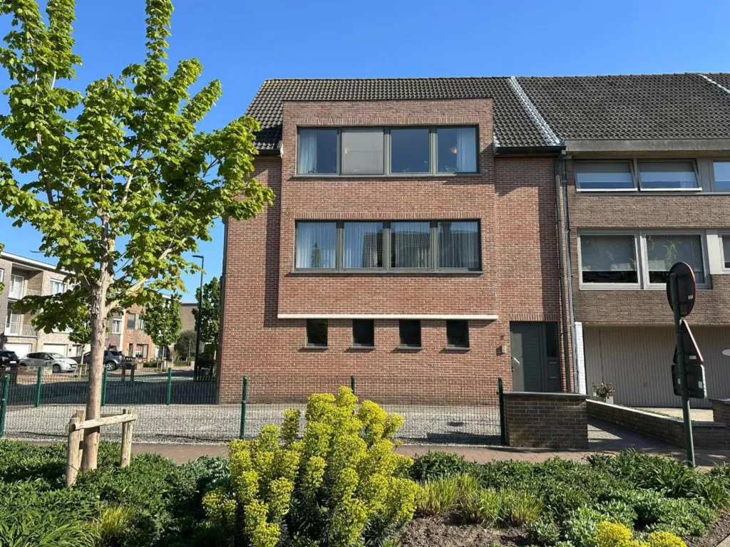 Esterno - Ready-to-Move Energy-Efficient Home