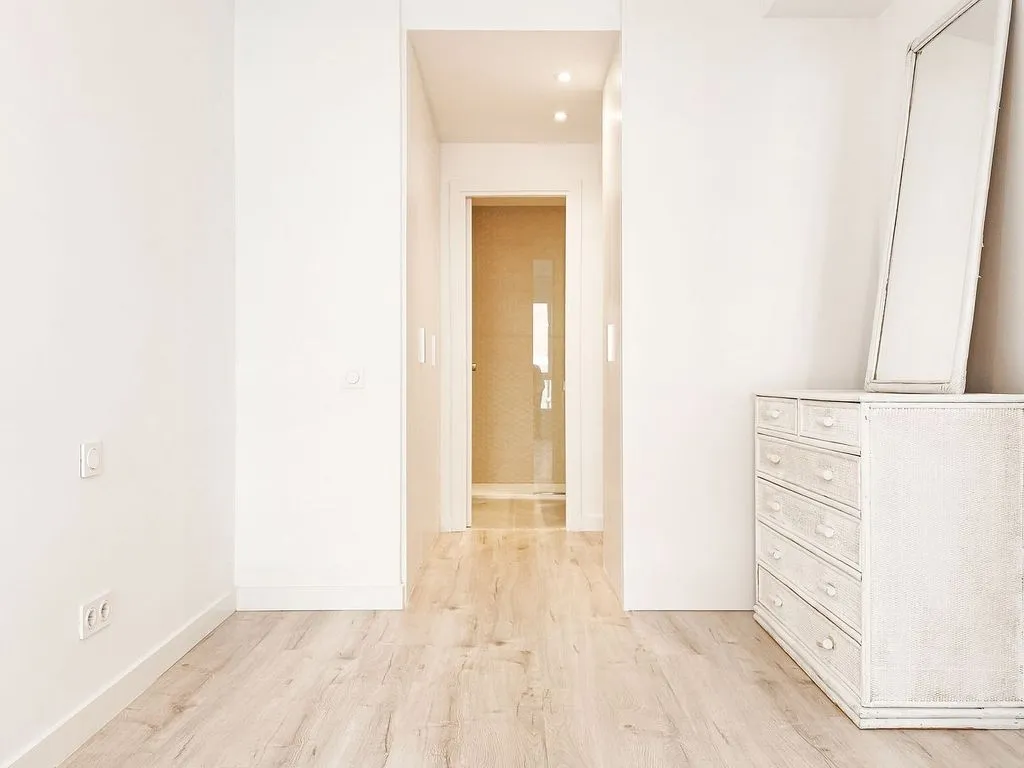 Bedrooms - 1-Bedroom Flat with Terrace in Cuatro Caminos
