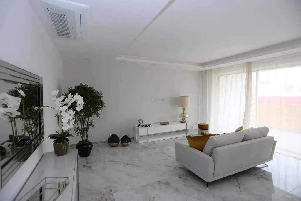 Elutuba - Luxury Flat with Communal Pool in Lagos