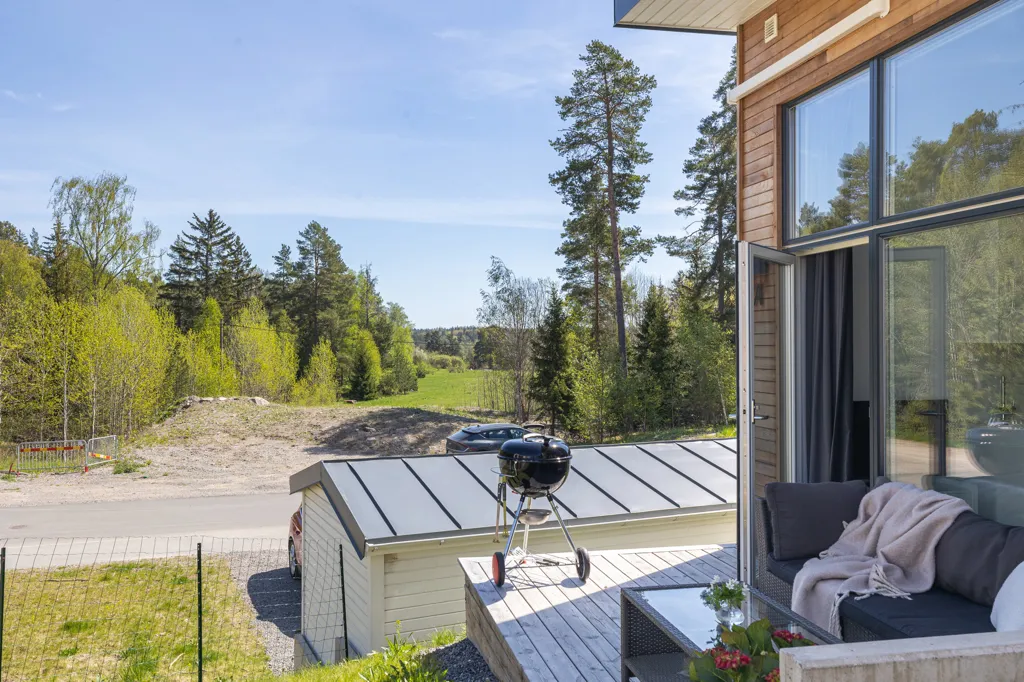 Balcon - Attic Flat with Balcony in Törnskogen