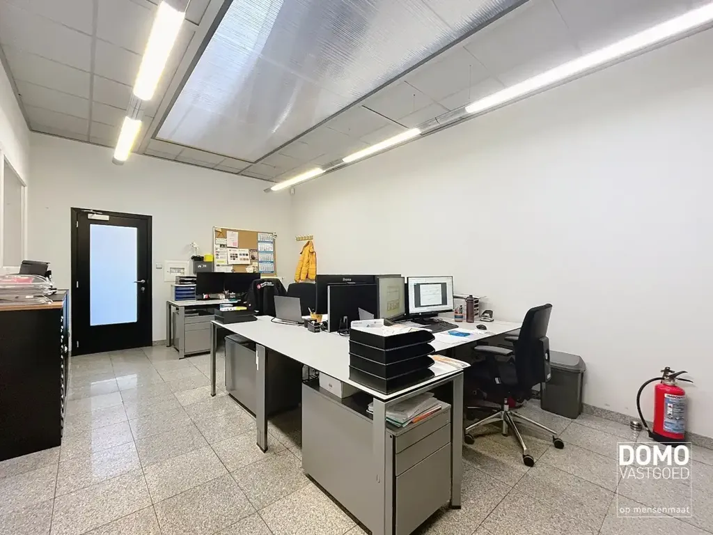 Kabinet - Commercial Building with Auditorium in Herk-de-Stad