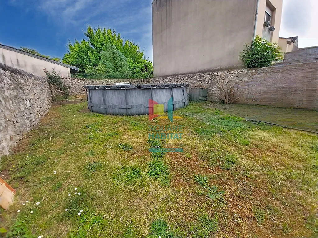 Jardin - Maison en Pierre avec Jardin au Centre de Podensac