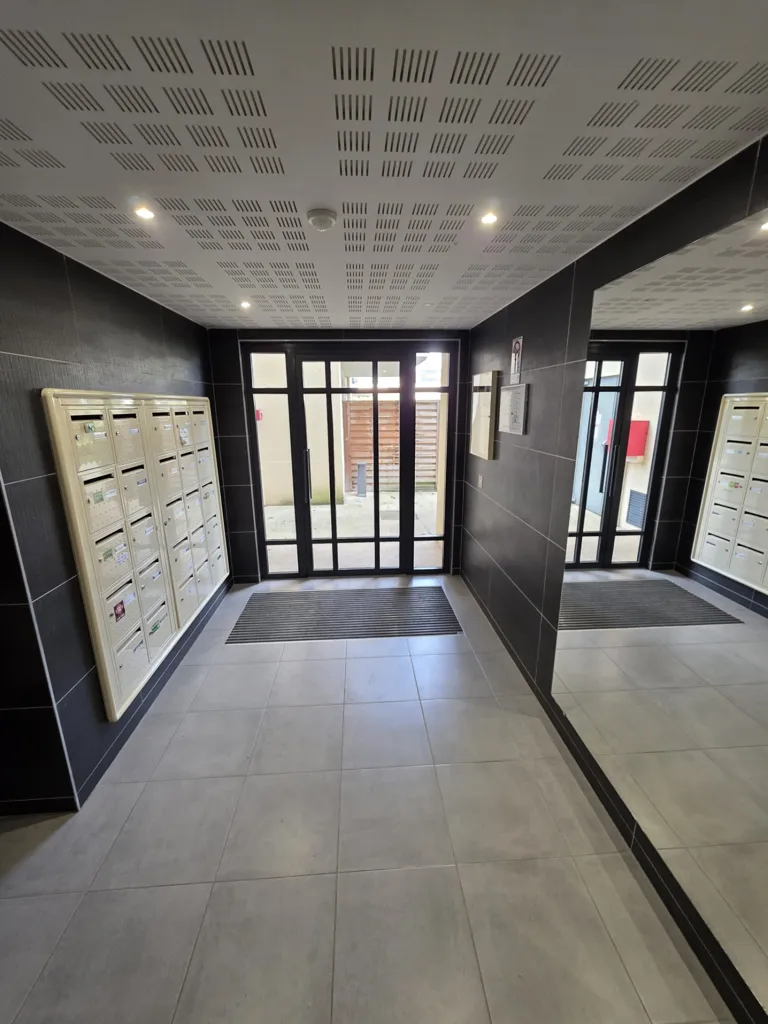 Entrée - Appartement avec terrasse et vue dégagée à Mennecy