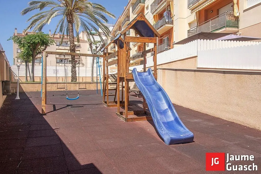 Aed - Apartment with Pool in Centre Torredembarra