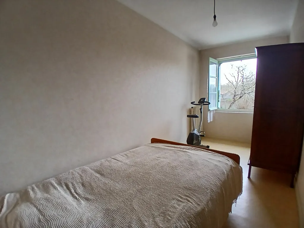 Bedrooms - Bourg House with Garden in Couffe