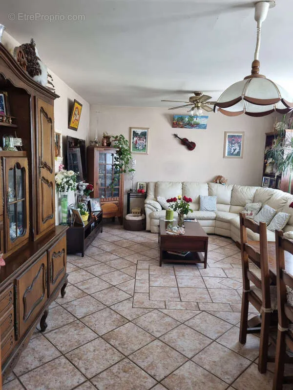 Söögituba - Apartment with Balcony in Viry-Châtillon
