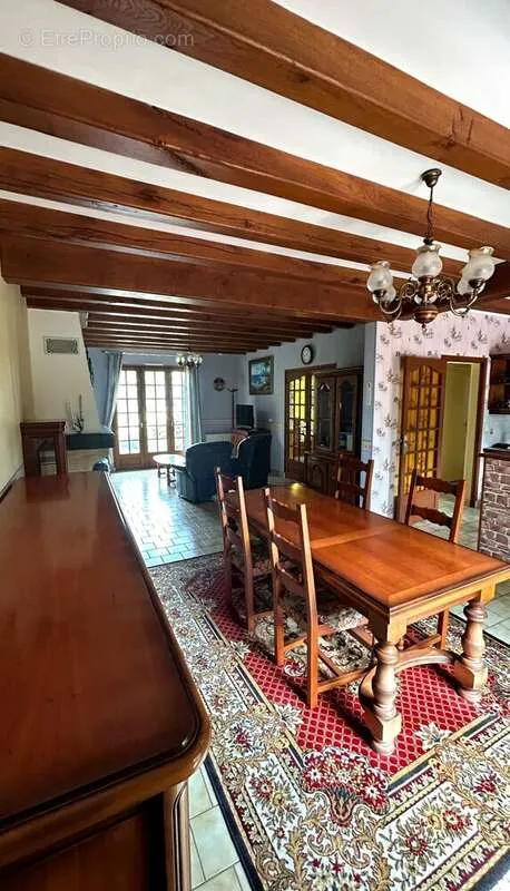 Salle à manger - Propriété Équestre avec Hangar à 15 min d'Angers