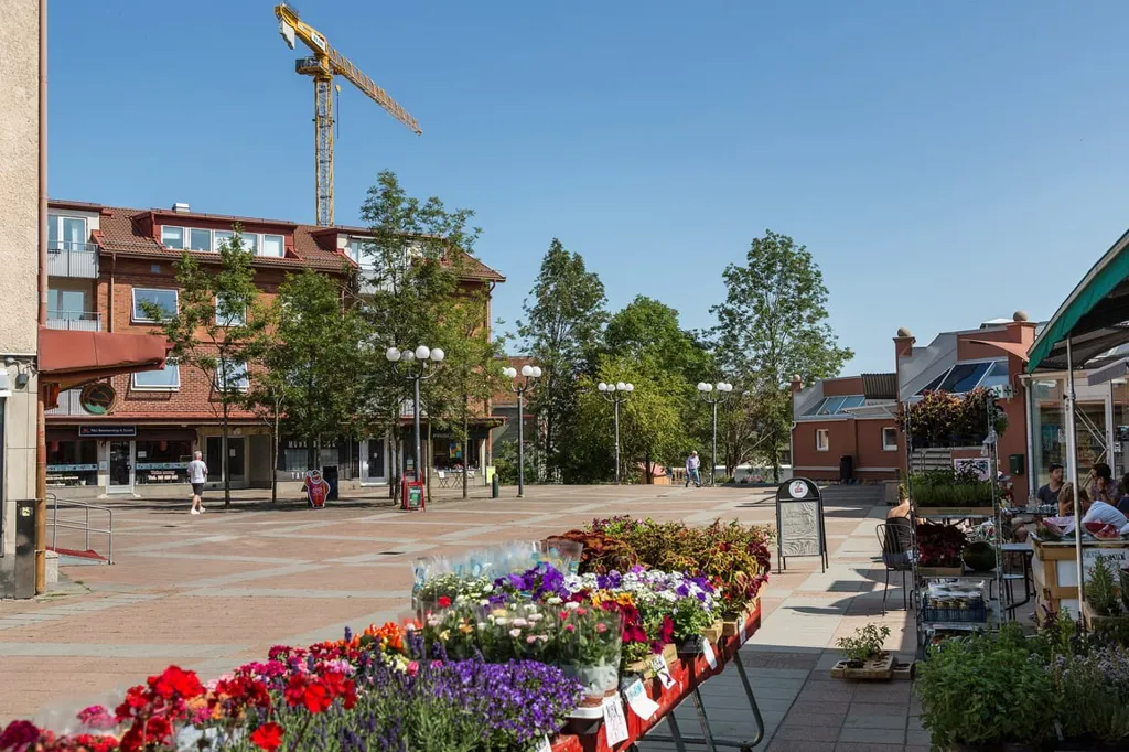 Two-Bedroom Apartment with Garden in Härlanda