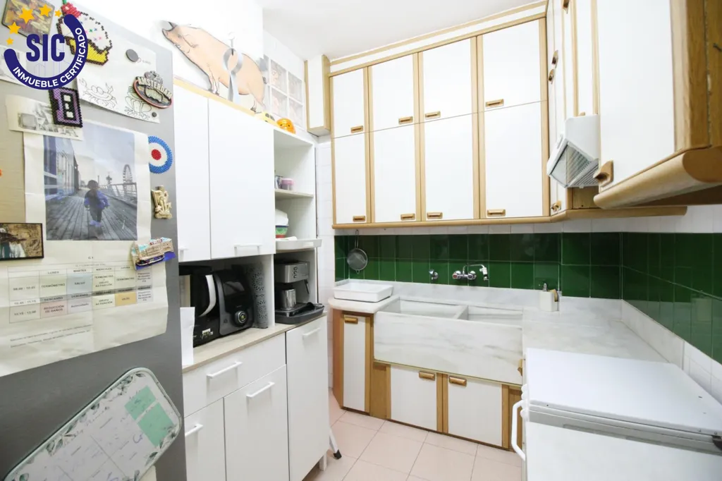 Köök - First Floor Flat with Balcony in Benlliure