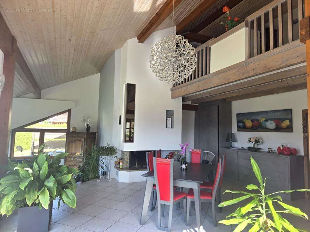 Salle à manger - Maison d'Architecte avec Vue Panoramique à Saint-Nabord