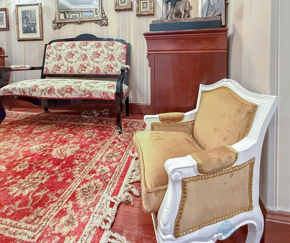 Soggiorno - Apartment with Balcony in Bilbao's Casco Viejo