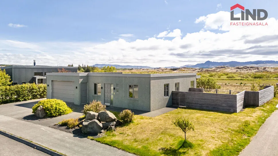 Välivaade - House with Large Garage in Reykjavík