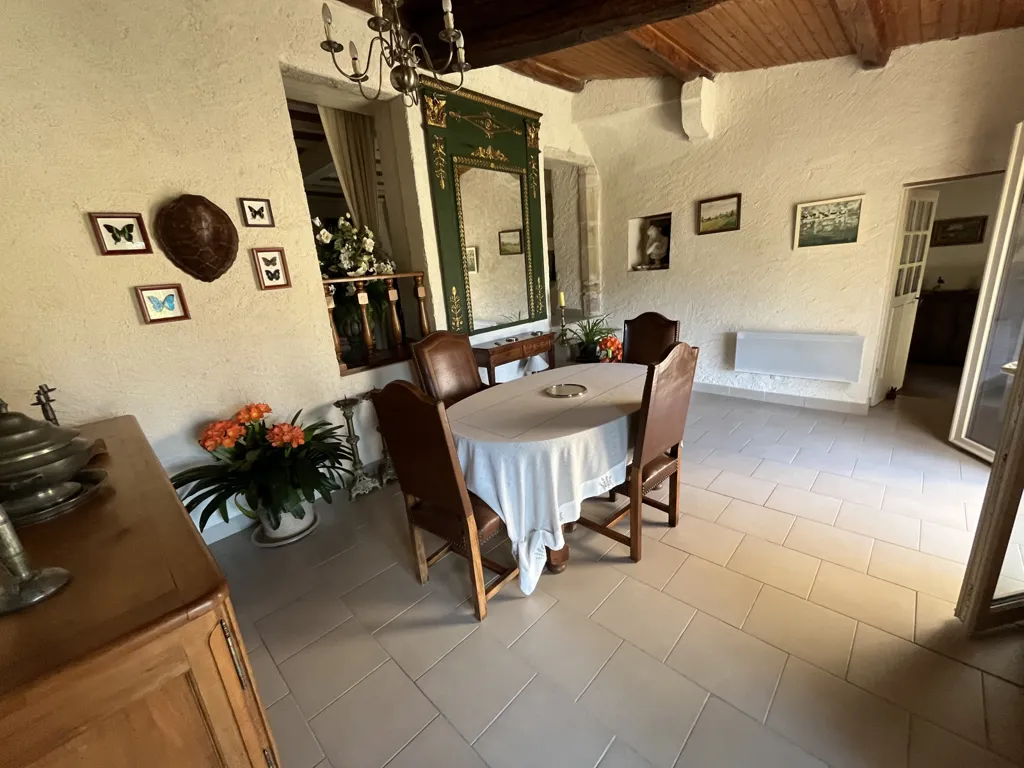 Söögituba - Character House with Valley View in Thouars