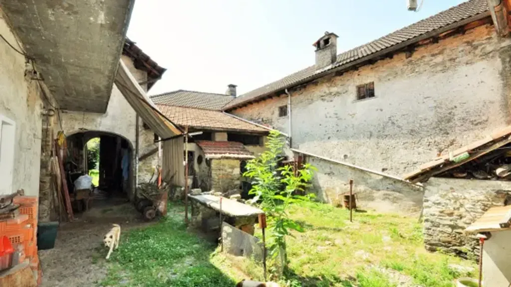 Aed - Historic Terraced House with Garden in Pettenasco