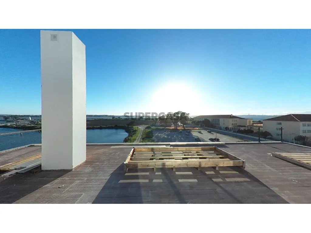 Terrass - Modern Apartment with River View in Barreiro