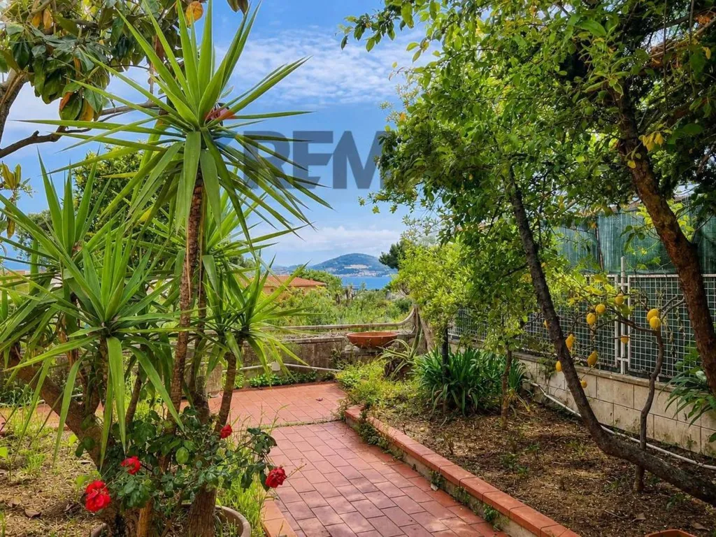 Jardin - Terraced Villa with Sea View in Formia