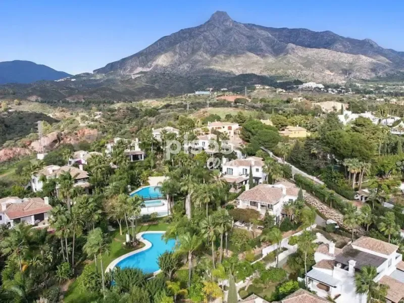 Jardin - Luxury Villa with Communal Pools in Marbella