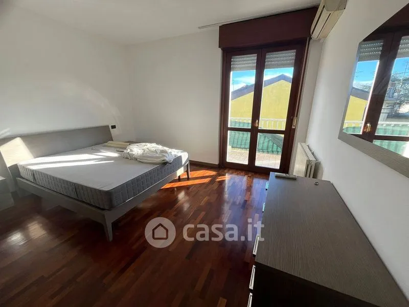 Chambres - Trilocale with Balcony in Central Legnago