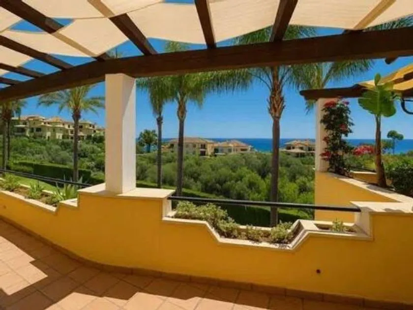 Terrass - 3-Bed Apartment with Terrace in Sotogrande