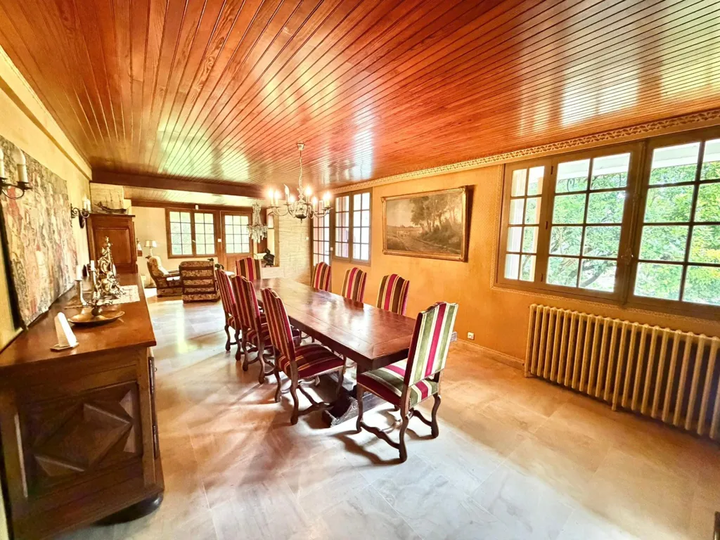 Salle à manger - Villa Traditionnelle sur Terrain Arboré à Eauze