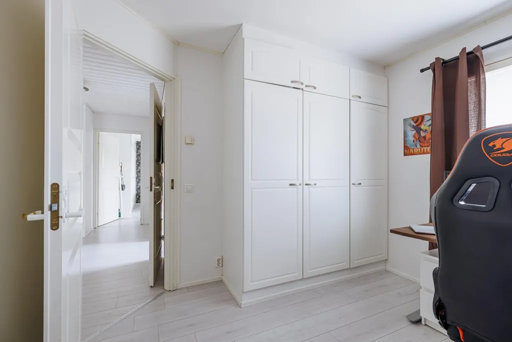 Office - Spacious Apartment with Sauna in Hyllykallio