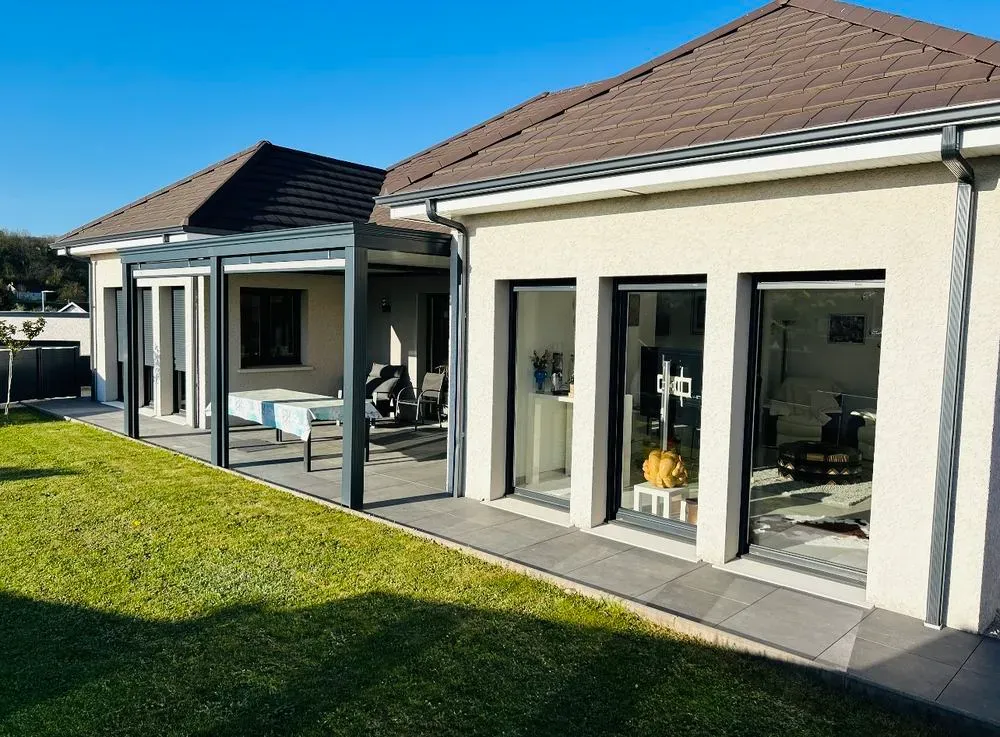 Terrass - Contemporary House with Pergola in Dole
