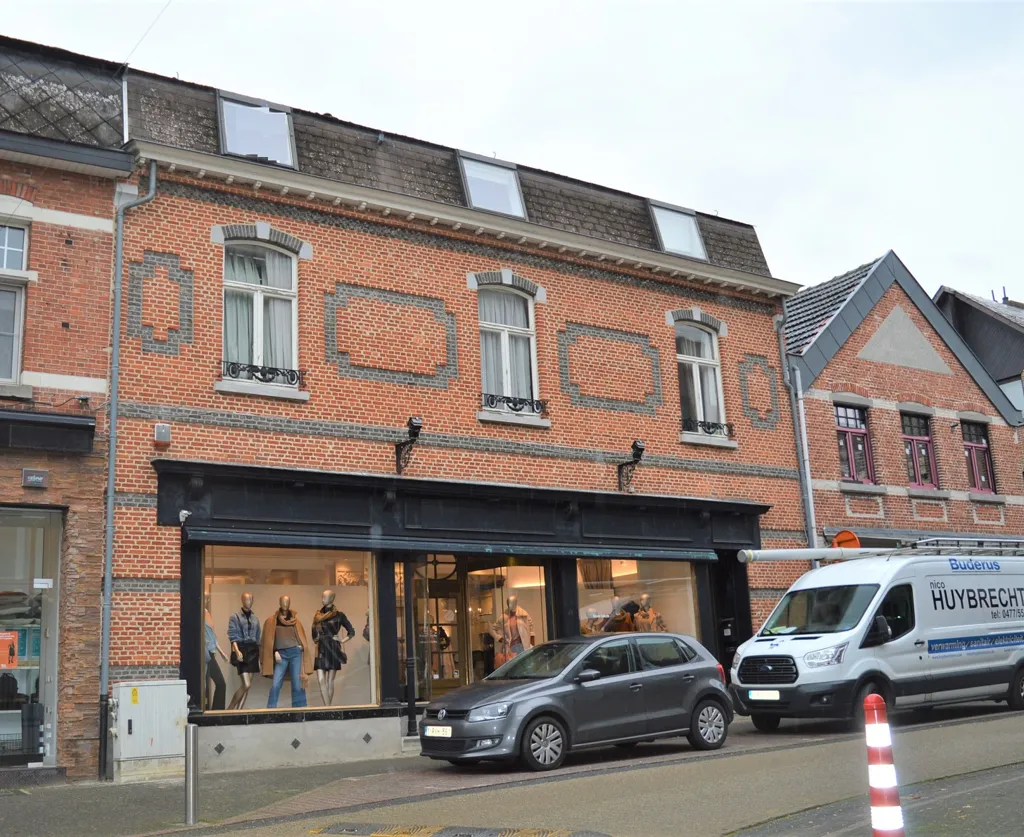 Extérieur - Local Commercial avec Grandeur dans le Centre de Beringen