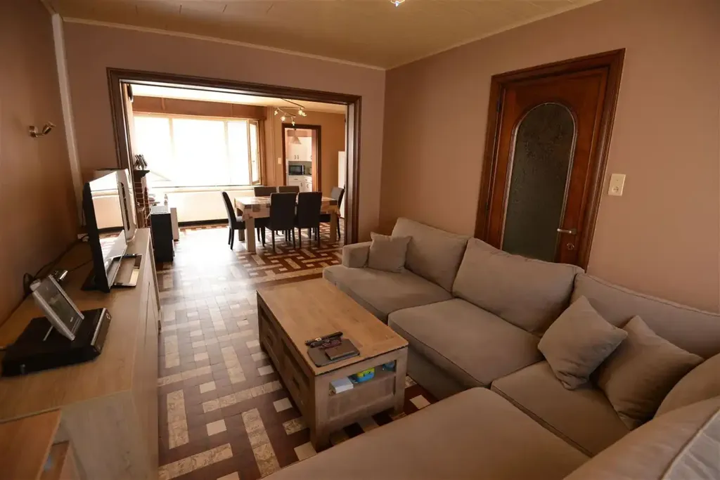 Elutuba - Spacious House with Stately Facade in Wevelgem