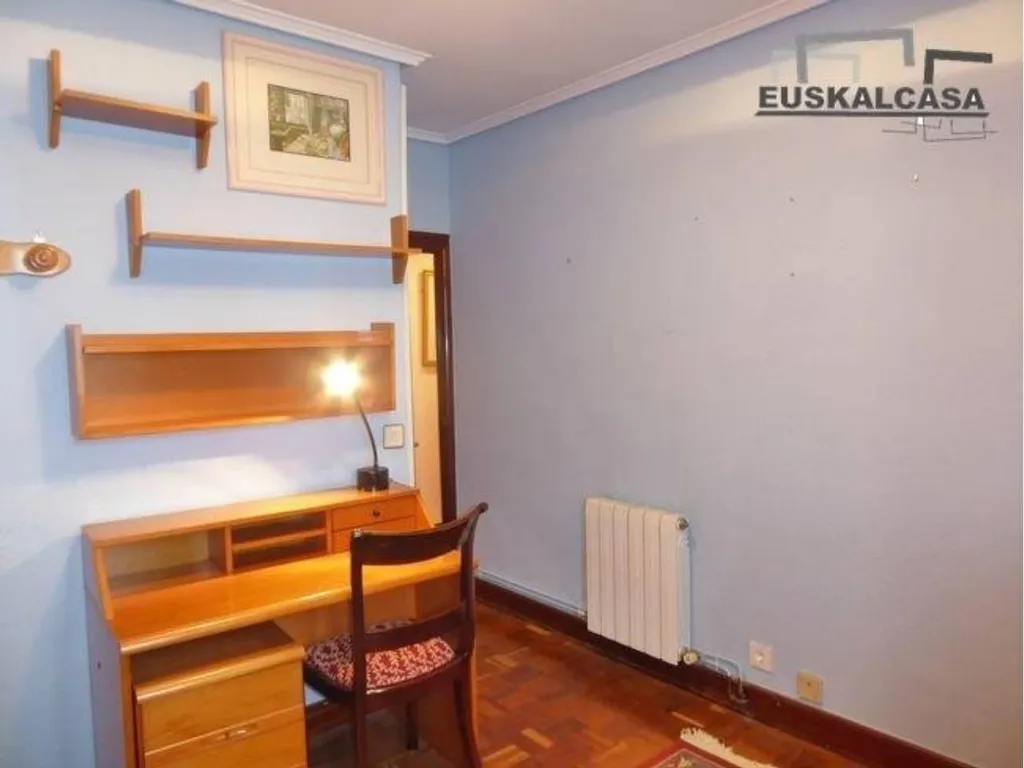 Bureau - Bright Apartment with Lift in Bilbao