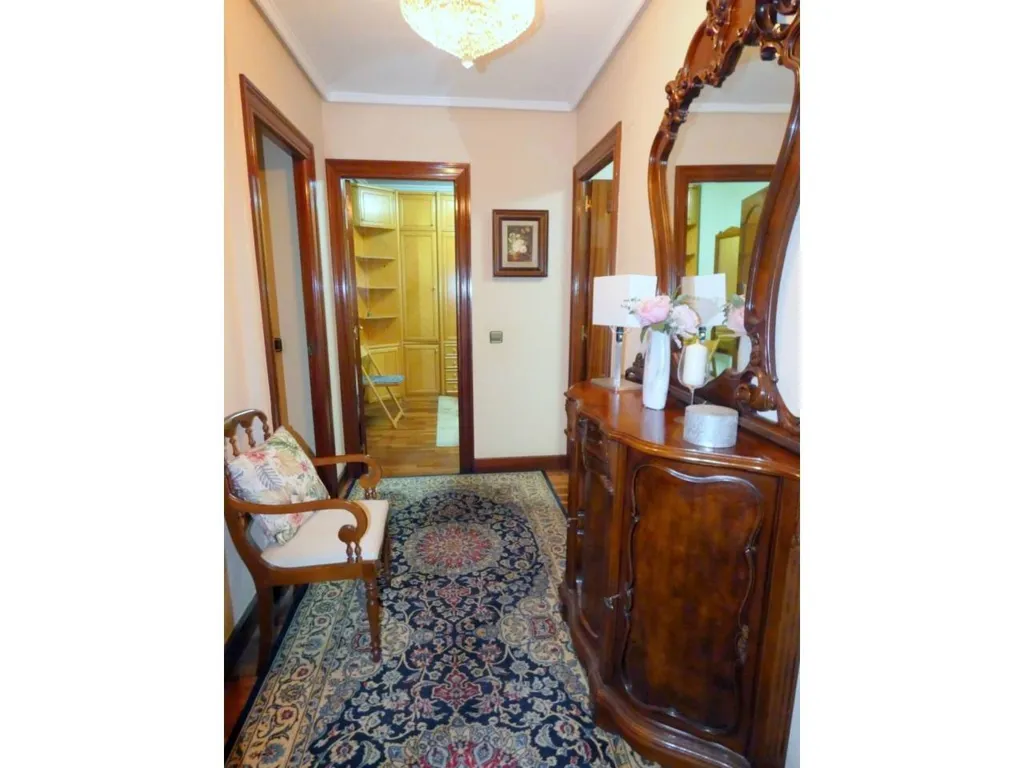 Esik - Flat with Garage in Calle de Karmelo